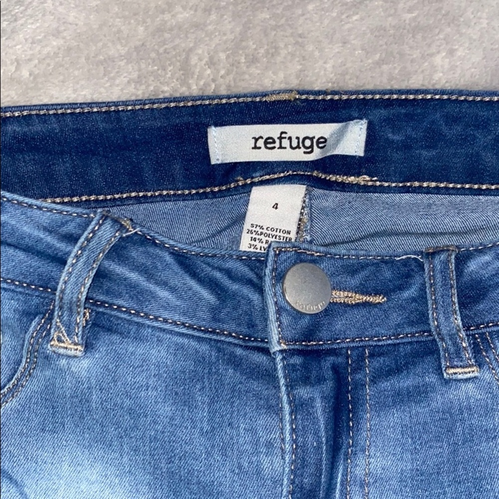 Distressed Jeans - Picture 2 of 3